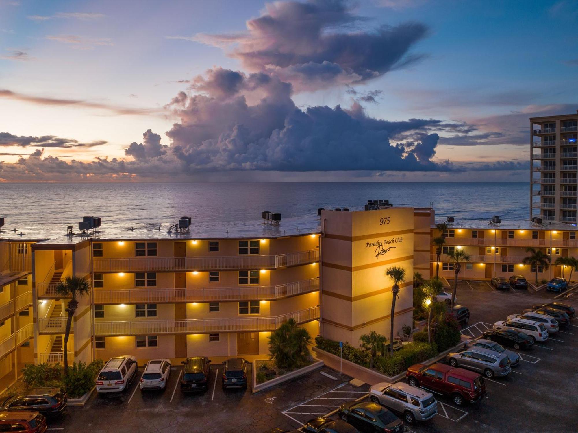 Paradise Beach Club - Oceanfront And Penthouse Satellite Beach Eksteriør bilde