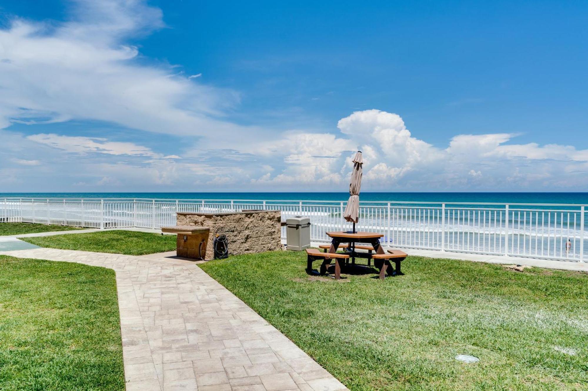 Paradise Beach Club - Oceanfront And Penthouse Satellite Beach Eksteriør bilde